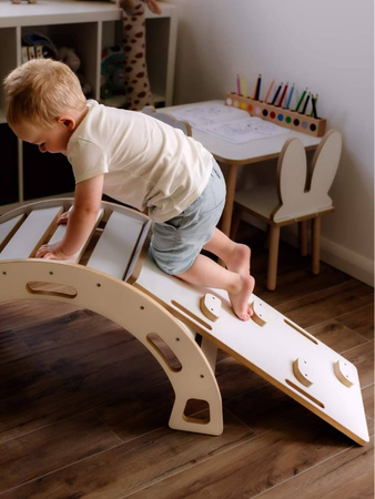 Zjeżdżalnia ze ścianką wspinaczkową do bujaka biała M