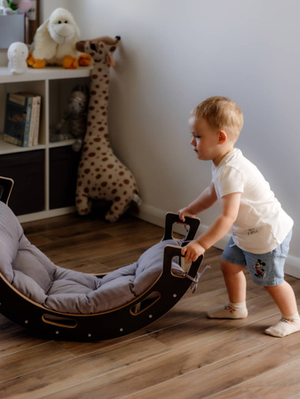 Bujak Montessori czarny M + zjeżdżalnia ze ścianką + poduszka różowa