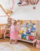 Regał Montessori na książki i zabawki